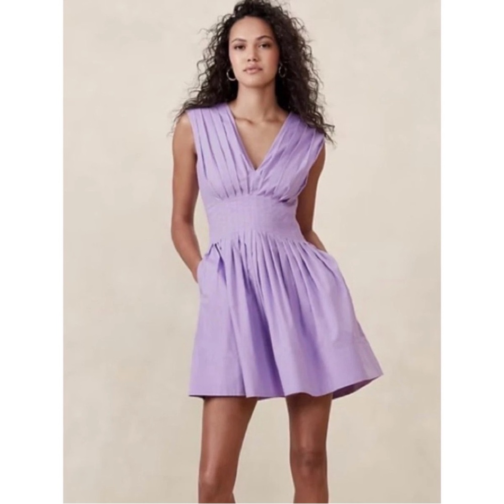 Brand new Banana Republic Cici Poplin Mini Dress. Size 14 lavender V Neck flowy
